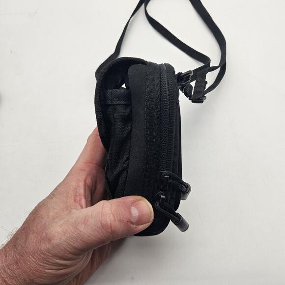 Lowepro Padded Camera Case Black Compact Point & Shoot Pouch Strap Belt Loop - Picture 3 of 9